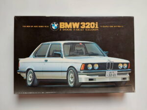 1/24 BMW 320i 2 Doors 5 Seat Saloon Сборная модель Fujimi 14-800