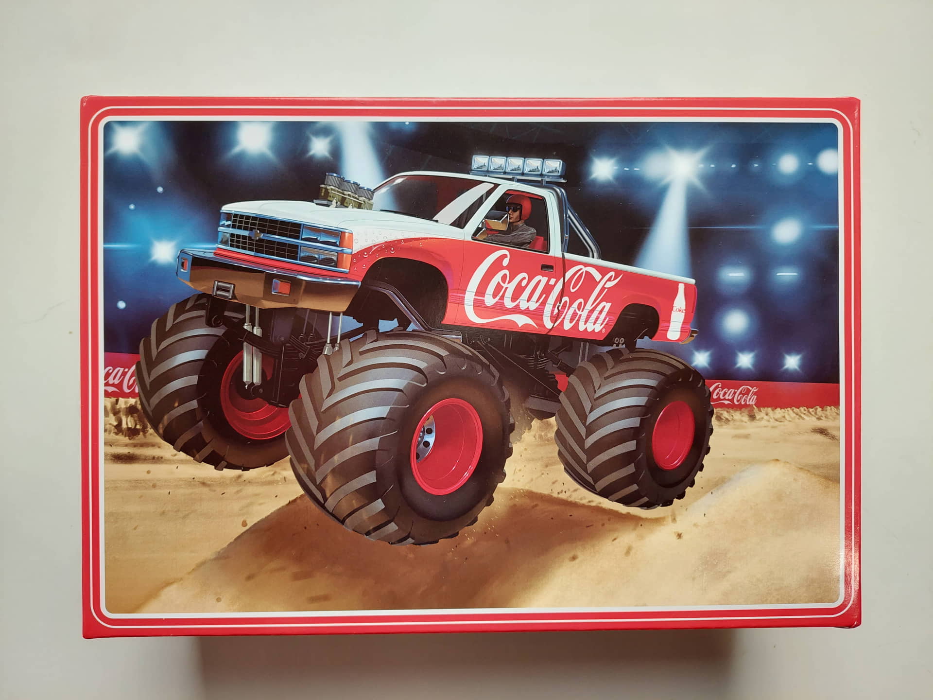 4ebde2134d6550042b686c0995eba900.jpg 1/25 Chevy Silverado Monster Truck Coca-Cola Сборная модель AMT 1184M/12