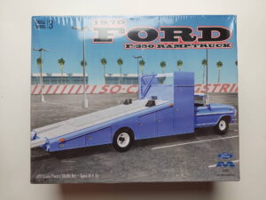 1/25 Ford F-350 Ramptruck 1970 Сборная модель Moebius Models 2588