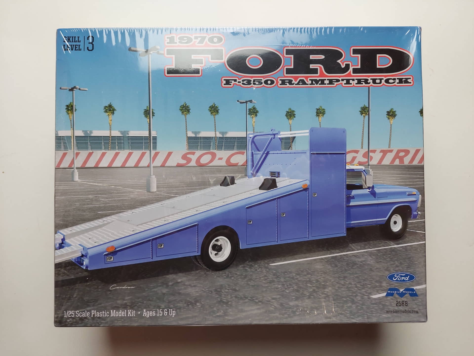 540a026cc6f920a542dd7c2037486cdd.jpg 1/25 Ford F-350 Ramptruck 1970 Сборная модель Moebius Models 2588