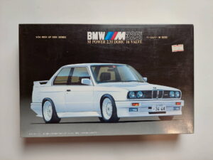 1/24 BMW M325i M Power 2.3 DOHC 16 Valve Сборная модель Fujimi 03455