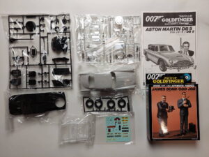 1/24 Aston Martin DB5 007 Goldfinger Сборная модель Doyusha 07-1-2800