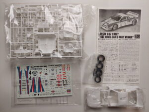 1/24 "Martini" Lancia 037 Rally 1983 Monte Carlo Rally Winner Сборная модель Hasegawa 25031