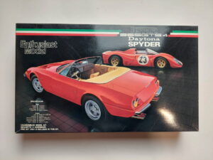 1/24 Ferrari 365 GTS/4 Daytona Spider Сборная модель Fujimi 080246