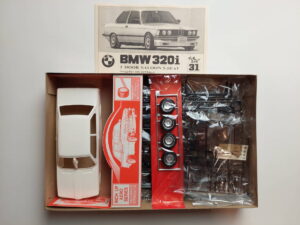 1/24 BMW 320i 2 Doors 5 Seat Saloon Сборная модель Fujimi 14-800