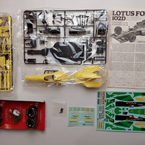1/20 Lotus 102D Ford with Häkinnen Figure Сборная модель Tamiya 20034