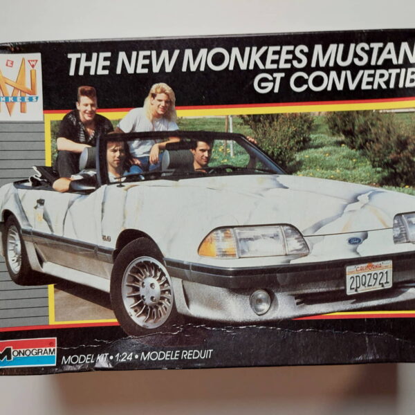 1/24 Ford Mustang GT Convertible The New Monkees Сборная модель Monogram 2771
