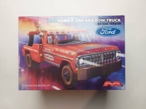 1/25 Ford F-350 4X4 1972 High Side Tow Truck Сборная модель Moebius Models 2598