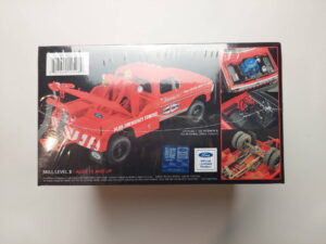 1/25 Ford F-350 4X4 1972 High Side Tow Truck Сборная модель Moebius Models 2598