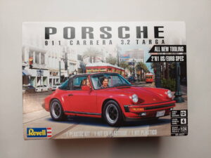 1/24 Porsche 911 Carrera 3.2 Targa Сборная модель Revell 85-4527
