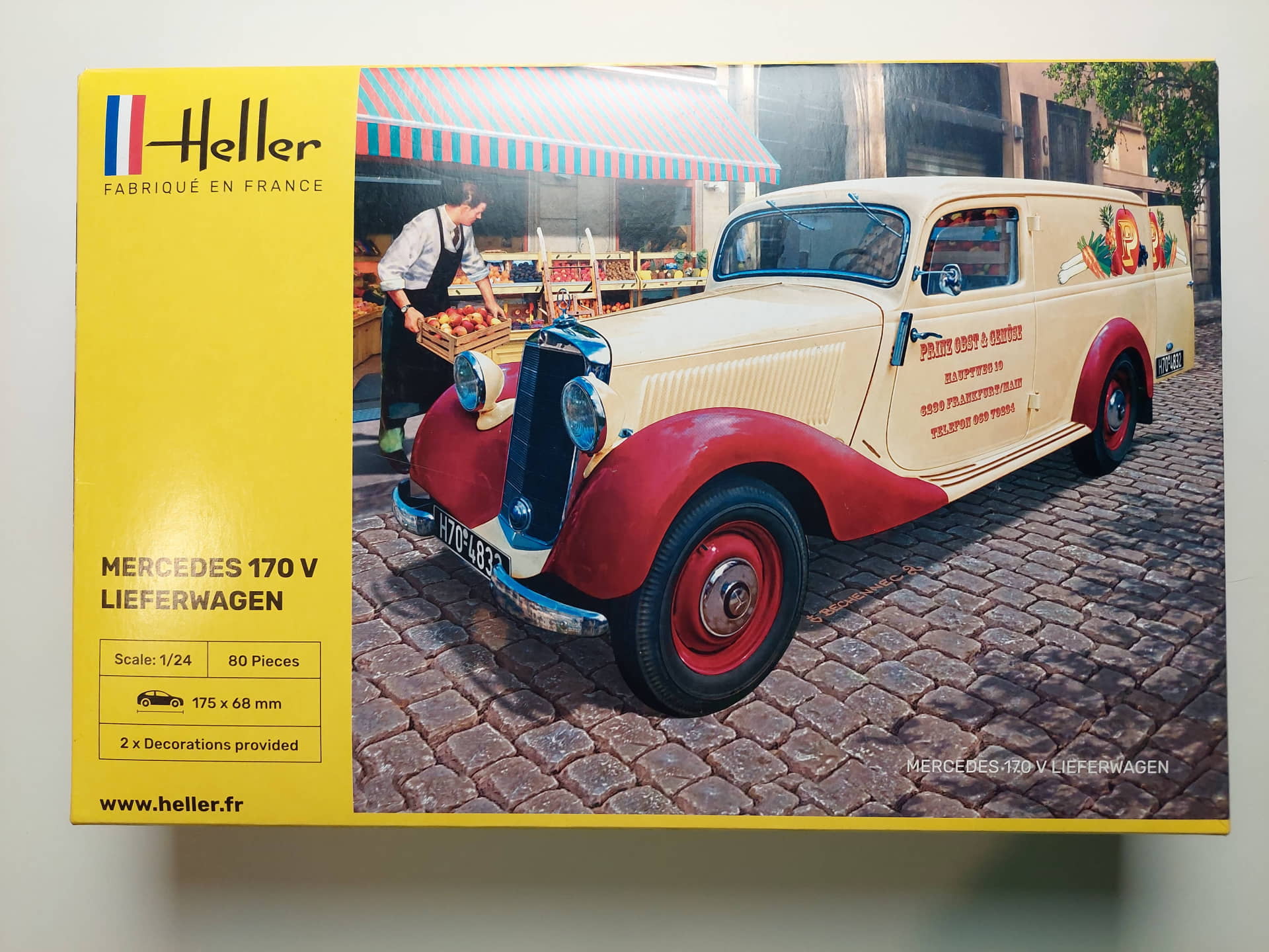 3733278d849015093afacb3a566938d6.jpg 1/24 Mercedes-Benz 170V Lieferwagen Сборная модель Heller 80736