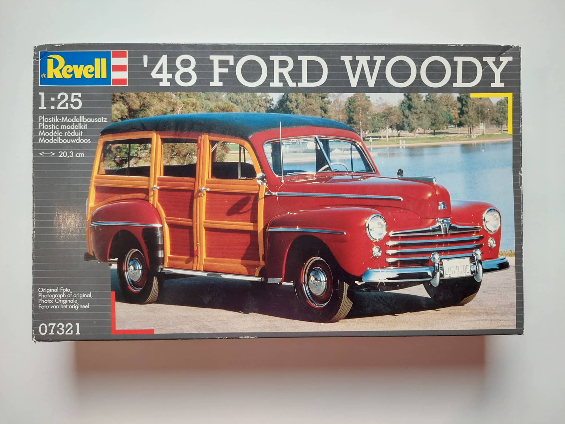 8548da4b5296b78135a62a1ad11afff8.jpg 1/25 Ford Woody 1948 Сборная модель Revell 07321