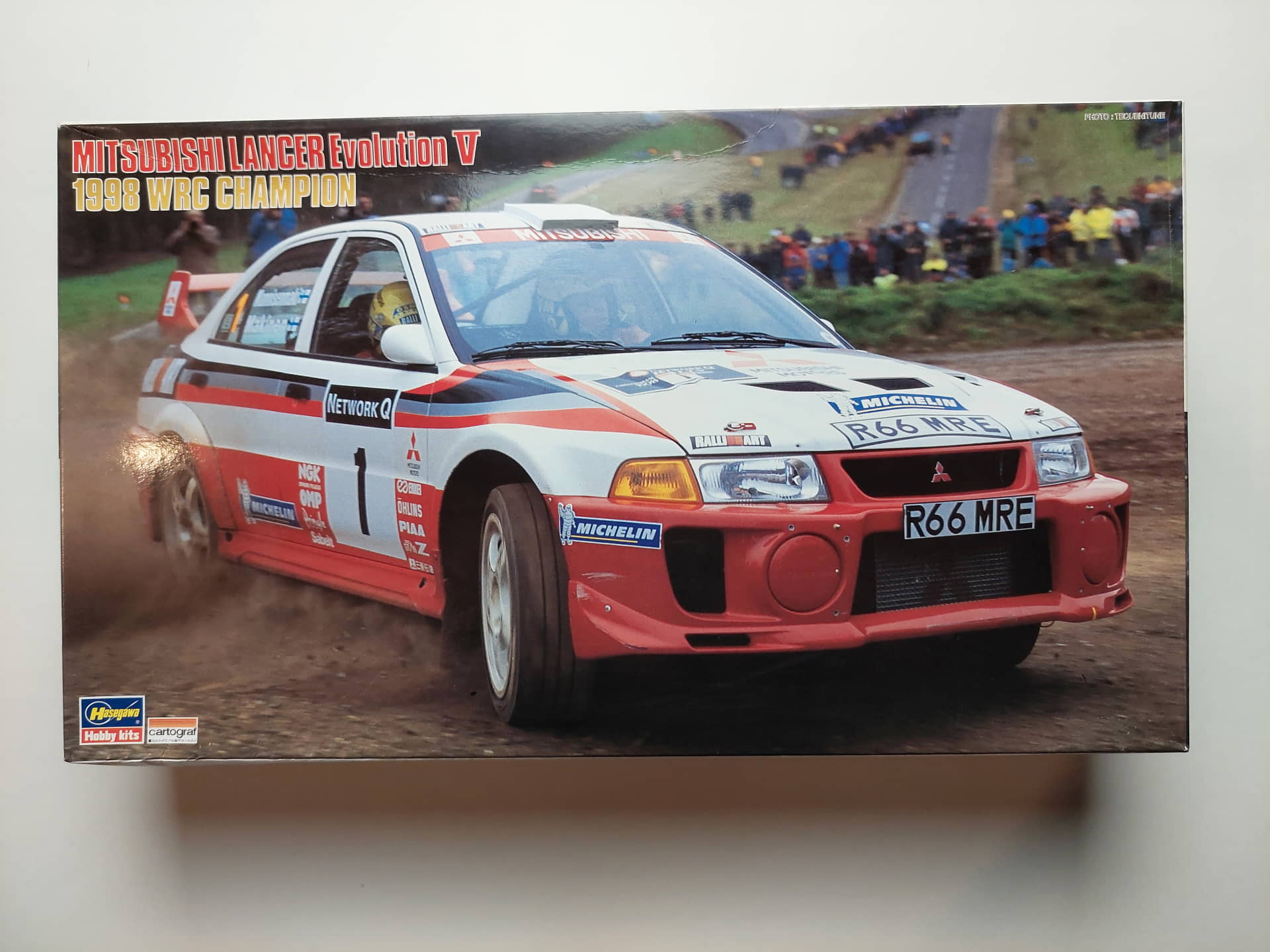 8a6f66be50bdf2dea7958dc7f4250d6c.jpg 1/24 Mitsubishi Lancer GSR Evolution V 1998 WRC Champion Сборная модель Hasegawa 25091