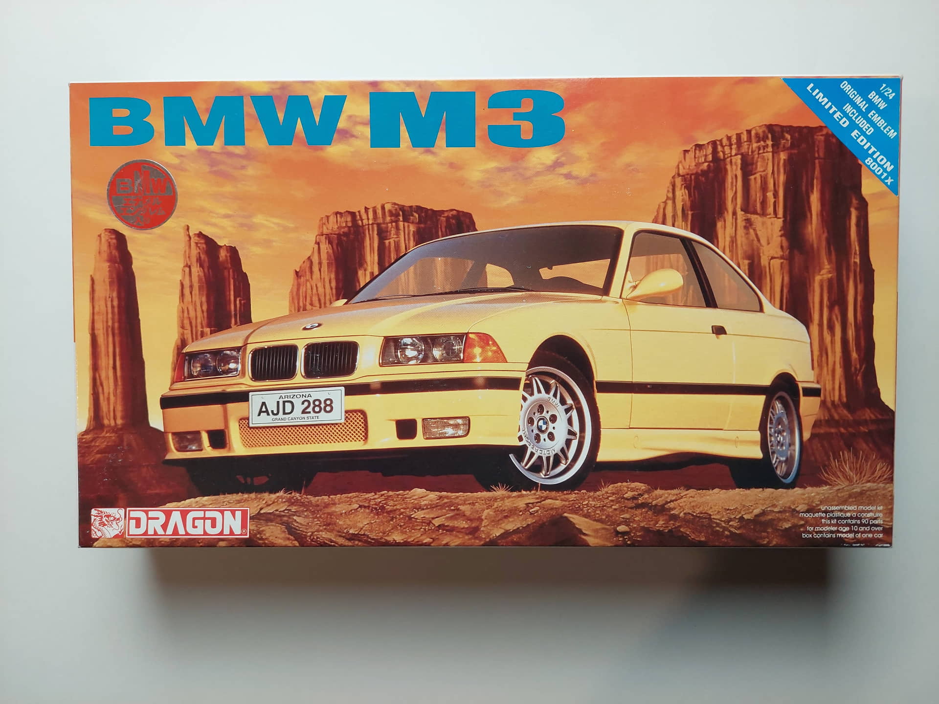 d08c6d15c10dc796e052c5ecf039cc67.jpg 1/24 BMW M3 E36 Сборная модель Dragon 8001X