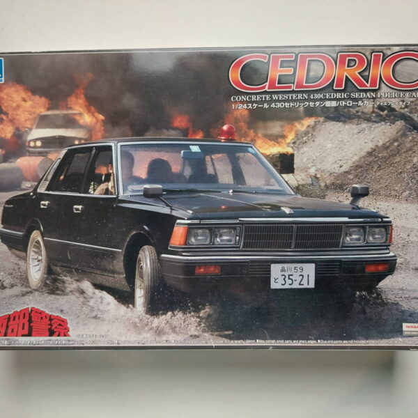 1/24 Nissan 430 Cedric Sedan Stealth Patrol Car Seibu Keisatsu Concrete Western Сборная модель Aoshima 007914