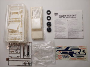 1/25 Color Me Gone 1964 Dodge 330 Super Stock Сборная модель Lindberg 72156