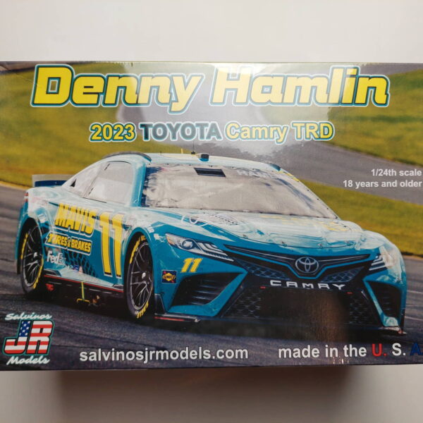 1/24 Toyota Camry TRD 2023 Denny Hamlin Сборная модель Salvinos Jr Models JGT2023DHM
