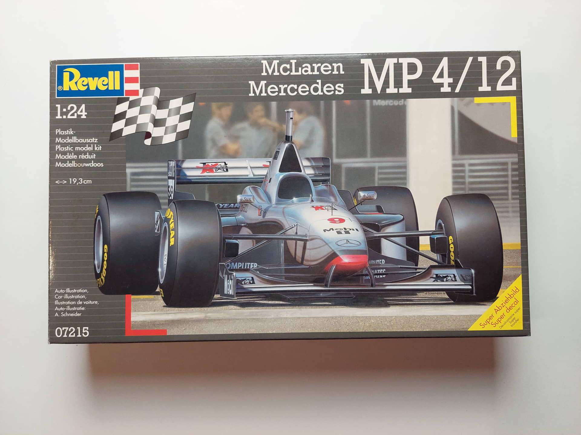 eaa6d83b36e157edcacc22b4fdf59ae3.jpg 1/24 McLaren MP 4/12 Сборная модель Revell 07215