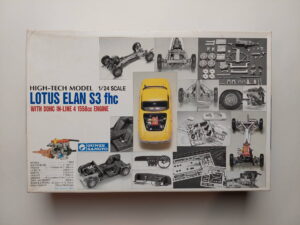 1/24 Lotus Elan S3 fhc 1966 with Engine Сборная модель Gunze G-514