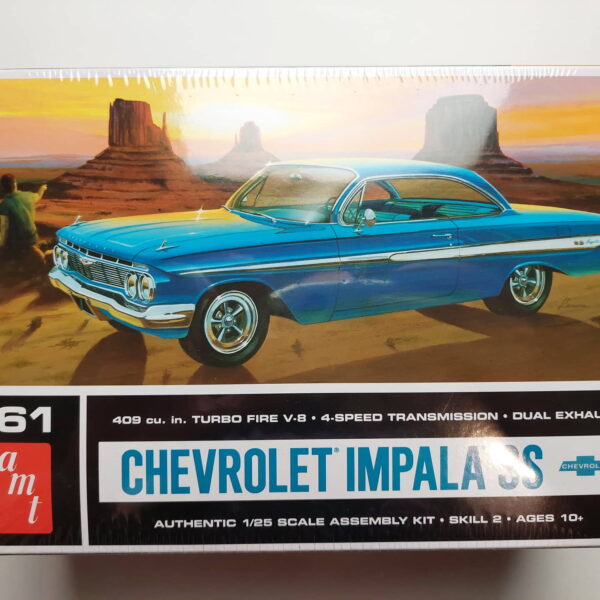 1/25 Chevy Impala SS 1961 Сборная модель AMT 1013