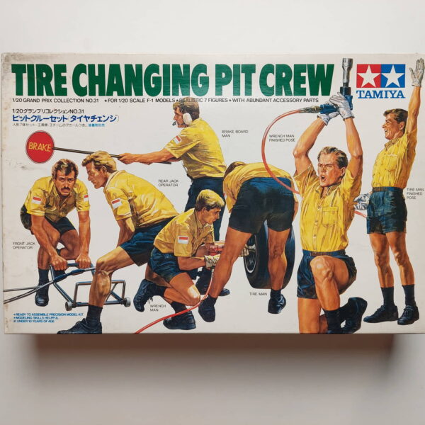 1/20 Tire Changing Pit Crew Комплект сборных фигурок Tamiya 20031