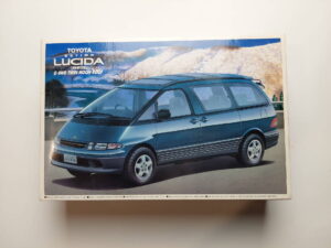 1/24 Toyota Estima Lucida '95 Сборная модель Aoshima 019177