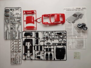 1/24 Ferrari 365 GTS/4 Daytona Spider Сборная модель Italeri 665