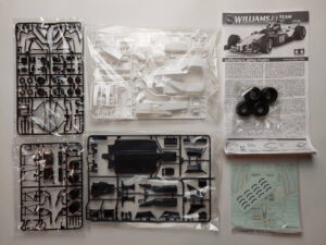 1/20 Williams FW24 Сборная модель Tamiya 20055