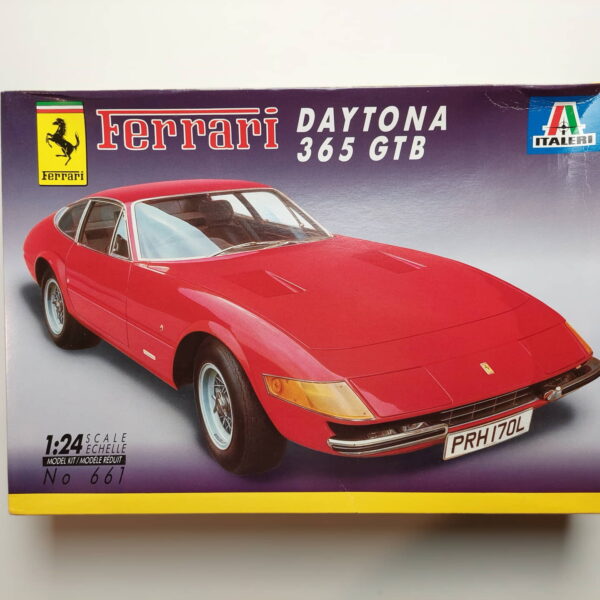 1/24 Ferrari 365 GTS/4 Daytona Spider Сборная модель Italeri 665