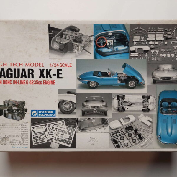 1/24 Jaguar XK-E with DOHC In-Line 6 4235cc Engine Сборная модель Gunze Sangyo G-517