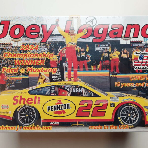 1/24 Joey Logano 2024 NASCAR CHAMPION FORD MUSTANG Сборная модель Salvinos Jr Models PF2024JLPX