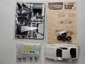 1/24 Pontiac Firebird Transam '85 Сборная модель ARII 31038-1500