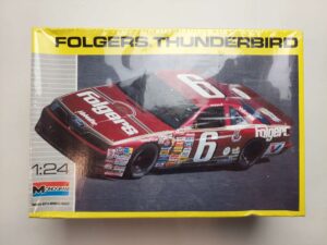 1/24 Ford Thunderbird 1990 Mark Martin #6 Roush Racing Folgers Сборная модель Monogram 2928