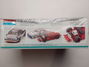 1/24 Buick Regal 1990 Hut Stricklin #12 Bobby Allison Motorsports Raybestos Сборная модель Monogram 2431