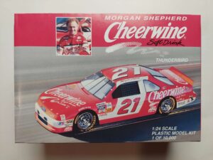 1/24 Ford Thunderbird 1994 Morgan Shepherd #21 Cheerwine Сборная модель Revell Monogram 0646