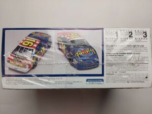1/24 Ford Thunderbird Ted Musgrave #16 Family Channel Сборная модель Revell Monogram 2465