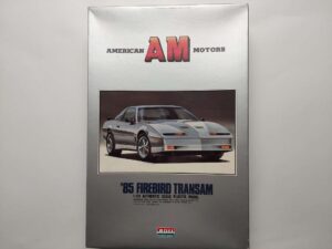 1/24 Pontiac Firebird Transam '85 Сборная модель ARII 31038-1500