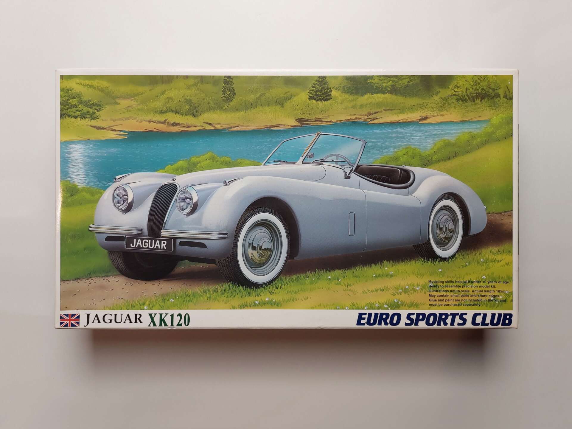 6966bf0b9d27a29ae4220a4c9fefad89.jpg 1/24 Jaguar XK120 Сборная модель Aoshima 015490