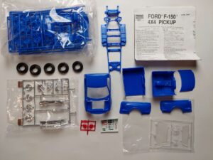 1/25 Ford F-150 Flairside 4x4 Сборная модель Lindberg 72149