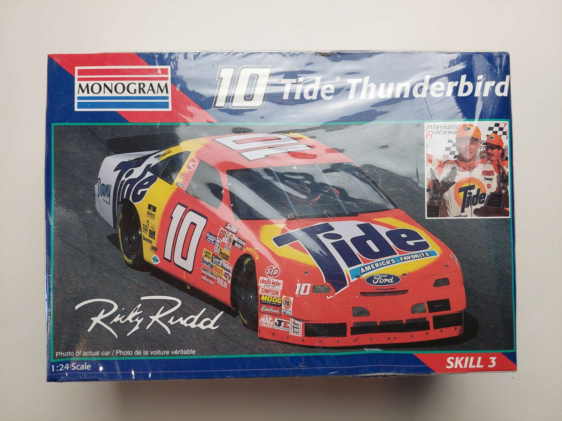 703689c21f054d20eeed42e1b5c1284d.jpg 1/24 Ford Thunderbird Ricky Rudd #10 Tide Сборная модель Monogram 2478