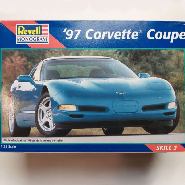 1/25 Chevrolet Corvette C5 Coupe 1997 Сборная модель Revell Monogram 85-2490