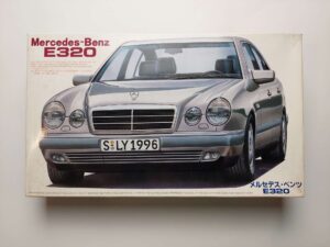 1/24 Mercedes-Benz E320 (W210) RS-48 Сборная модель Fujimi 12456