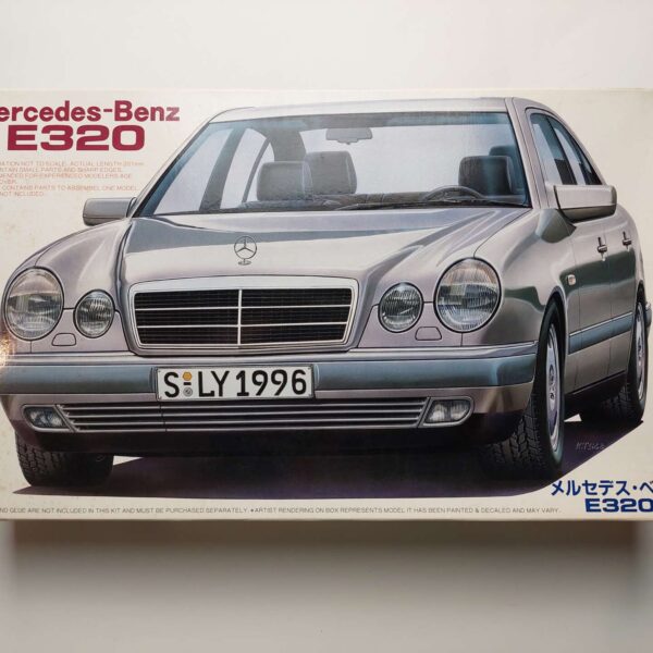 1/24 Mercedes-Benz E320 (W210) RS-48 Сборная модель Fujimi 12456
