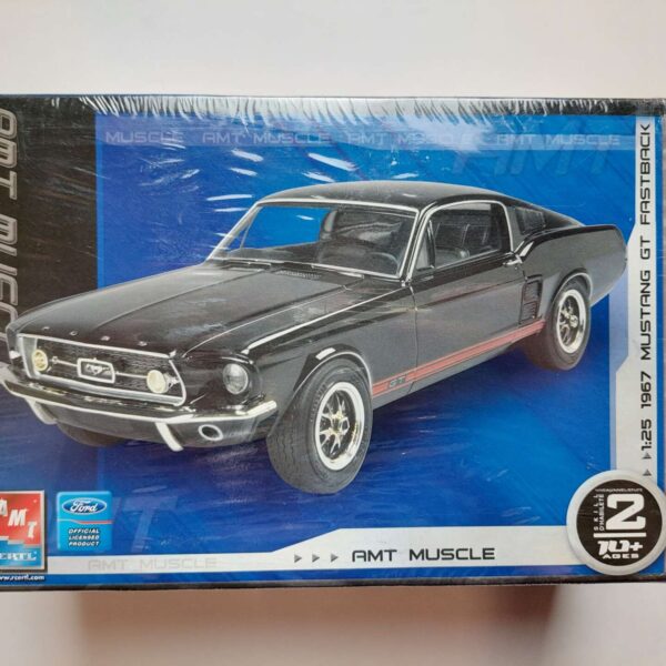 1/25 1967 Mustang GT Fastback Сборная модель AMT/ERTL 31550