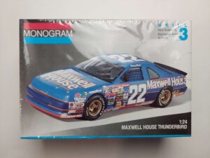 1/24 Ford Thunderbird 1991 #22 Junior Johnson Racing Maxwell House Сборная модель Monogram 2942