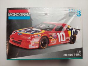 1/24 Ford Thunderbird Ricky Rudd #10 Tide Сборная модель Monogram 2449