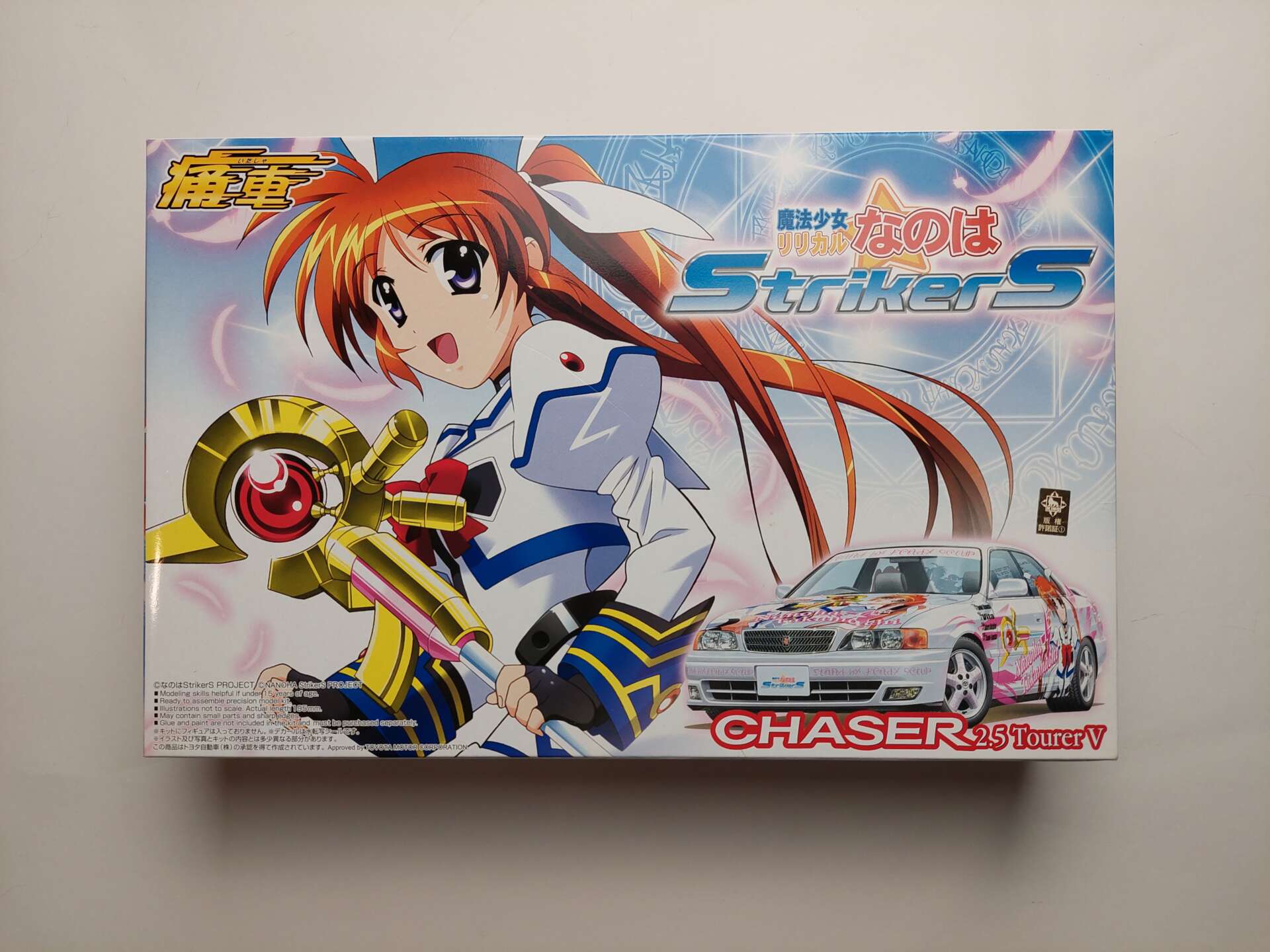 d5996b0ea92c430d00a35e1647c47b05.jpg 1/24 Toyota Chaser (JZX100) 2.5 Tourer V Itasha - Lyrical Nanoha Strikers Сборная модель Aoshima 045640