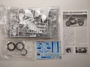 1/12 Suzuki GSX-R750 (G) (GR71G) 1986 Сборная модель Hasegawa 21507