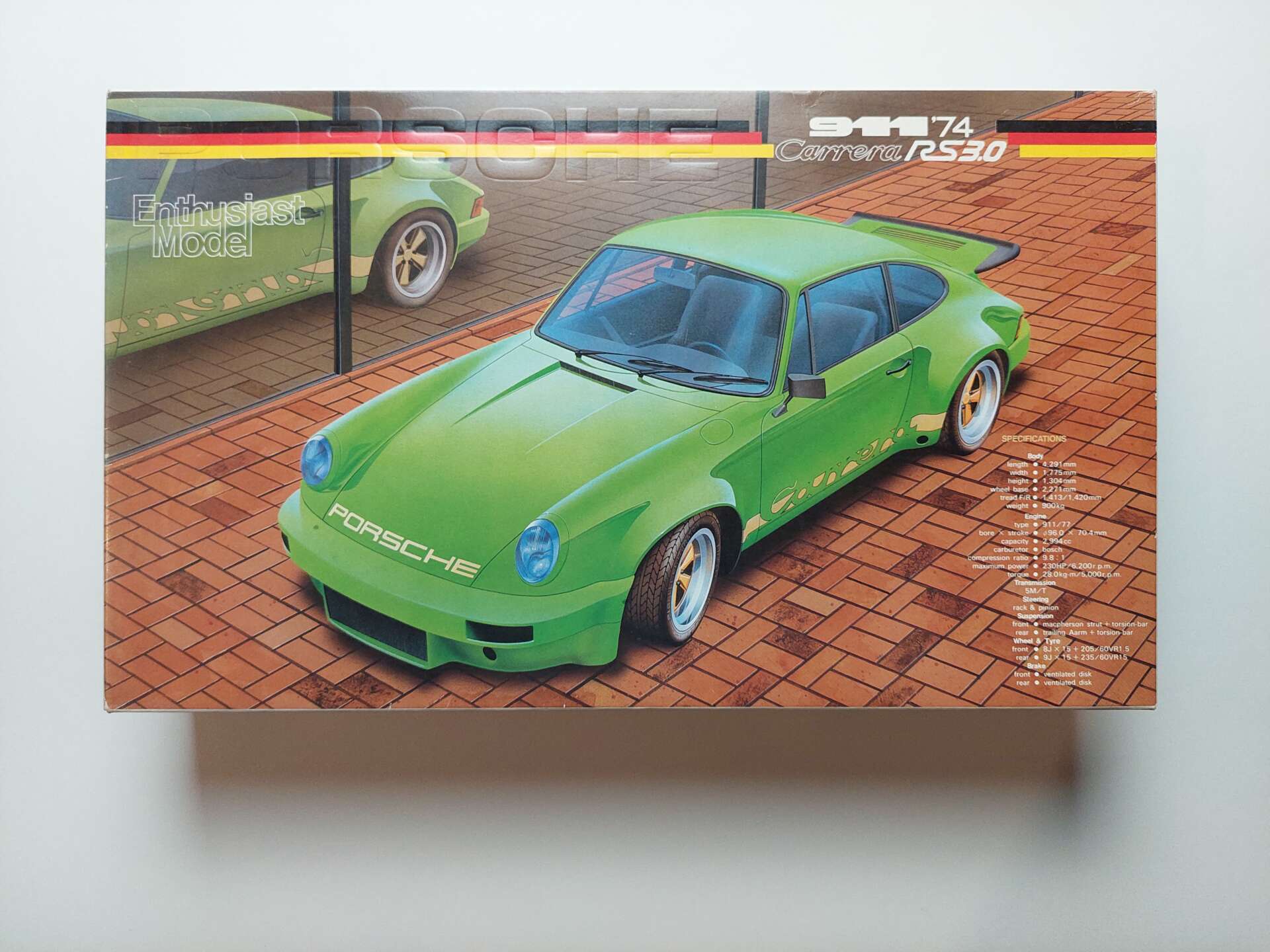 47f66f634c8f7814ea6a35577bc05830.jpg 1/24 Porsche 911 Carrera RS 3.0 '74 Сборная модель Fujimi 8209
