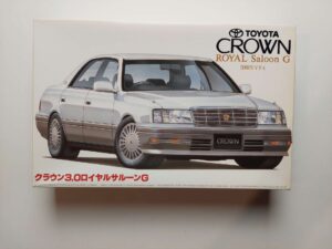 1/24 Toyota Crown Royal saloon G '95 Сборная модель Aoshima 03390